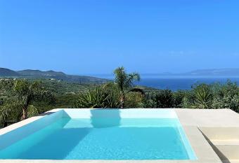 RUSTIC HILL Private Pool Suites allows 18 year olds to book a room