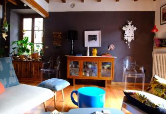 La casa dei ciclisti allows 18 year olds to book a room