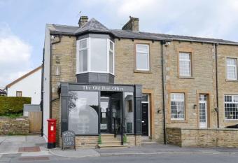 The Old Post Office, Fence, Holiday Home with Lovely Views has Balcony rooms