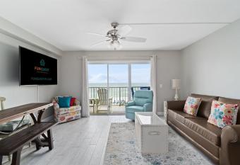 The Summit 529 has rooms with a private hot tub