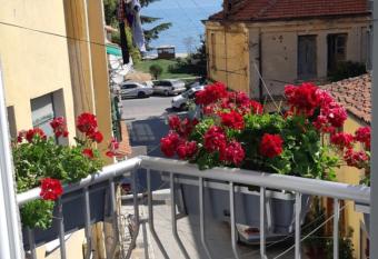 Vila Nikolla has Balcony rooms