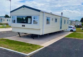 Static Caravan, Holly Grove, Lyons Robin Hood allows 18 year olds to book a room