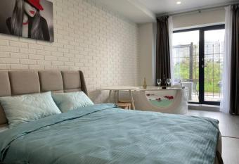 Arkadiya Sky Jakuzi & Angelika 23 allows 18 year olds to book a room