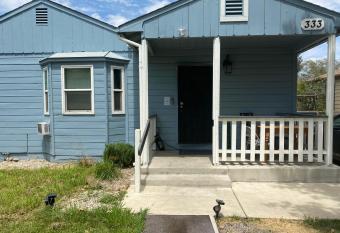 Whole Family - Barrette (Front) allows 18 year olds to book a room