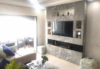 Tr  s bel appartement neuf    Mansbay Manssouria has Balcony rooms