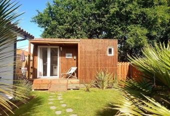Lou cabanot has Balcony rooms