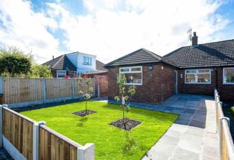 Apple Tree Bungalow allows 18 year olds to book a room