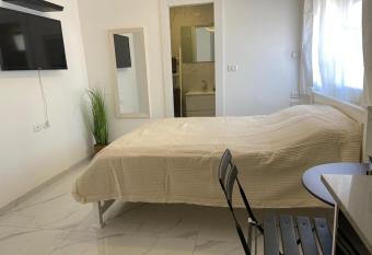                                       allows 18 year olds to book a room