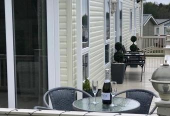 Starlight Retreat has Balcony rooms