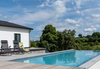 La villa de Spa has Balcony rooms