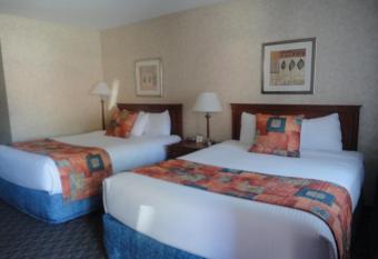 North Vancouver Hotel allows 18 year olds to book a room