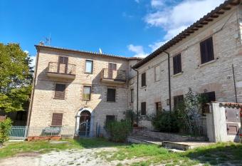 Analogic Tour - Appartamenti nel Borgo has Balcony rooms