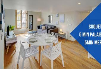 Immeuble aux fleurs-200m des plages - 4 min palais - Verri  re C  te d Azur has Balcony rooms