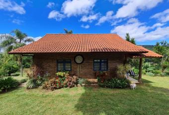 Chal   Uhrhaus 2 pessoas allows 18 year olds to book a room