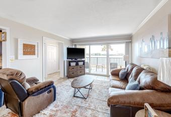 Sea Palms has Balcony rooms