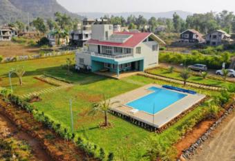 RedHomeX Stupendous 3BHK has Balcony rooms