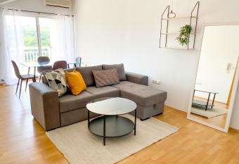 Maslina Apartments allows 18 year olds to book a room