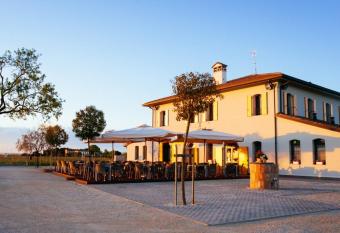 Locanda Acervum allows 18 year olds to book a room