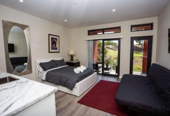 Steps to Balboa Park- Brand New Apt - Cozy Studio allows 18 year olds to book a room