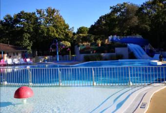 4 Star Village Cozy Chalet Near Beach allows 18 year olds to book a room