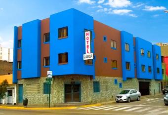 HOTEL GLAMOUR allows 18 year olds to book a room