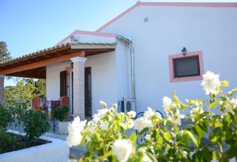 Villa Vicky Corfu has Balcony rooms