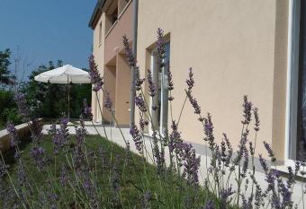 Modern Apartment , 10 m from the beach , sea view has Balcony rooms