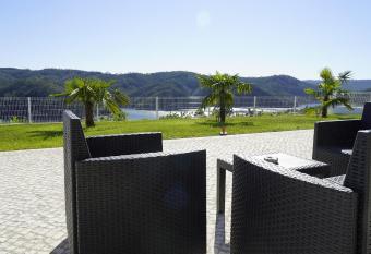 Lago Azul Villas allows 18 year olds to book a room