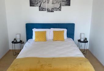 PAV- Nihil sine Deo allows 18 year olds to book a room