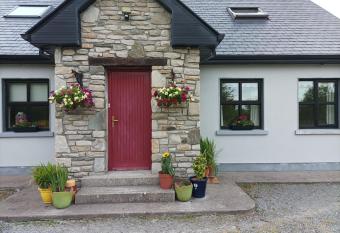 Country Lane Homestay allows 18 year olds to book a room