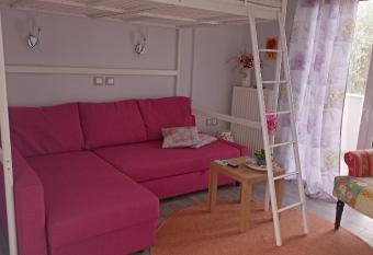 MAJA HOUSE 2 has Balcony rooms