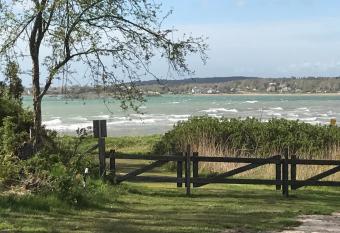 Sj  stugan Vallersvik allows 18 year olds to book a room