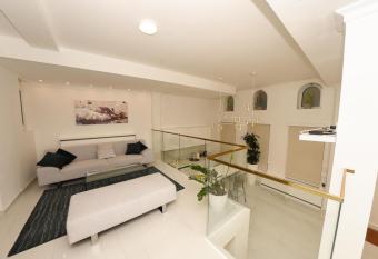 Apartman Aries allows 18 year olds to book a room