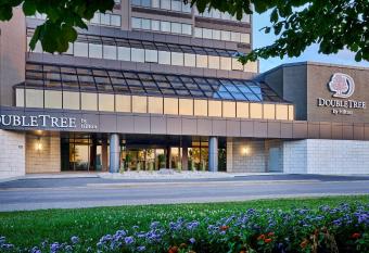 DoubleTree by Hilton Windsor Hotel & Suites allows 18 year olds to book a room