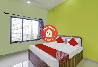 OYO Flagship 81959 Gold Service Apartment allows 18 year olds to book a room