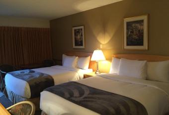 Eastglen Inn has Balcony rooms