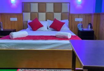 The Lachung Inn has Smoking rooms