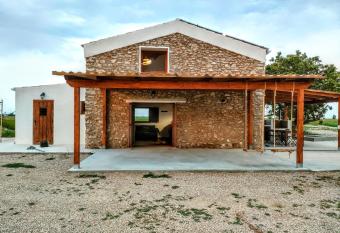 Masia Sisqueta has Balcony rooms