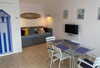 Super duplex bord de mer, histoire nature sport. has Balcony rooms