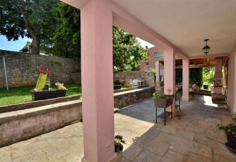 Apartman Butterfly Nede    ina has Balcony rooms