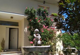 La Fontanina has Balcony rooms