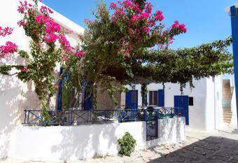 Archipelagos Kimolos allows 18 year olds to book a room