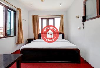 OYO Flagship 82065 Hotel Grand Dawood allows 18 year olds to book a room
