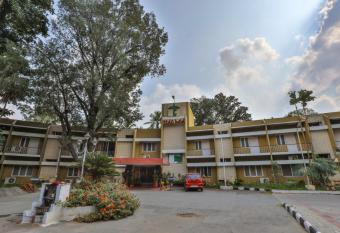 Hotel TamilNadu - Coimbatore allows 18 year olds to book a room