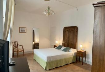 Guest Hous Paolina allows 18 year olds to book a room