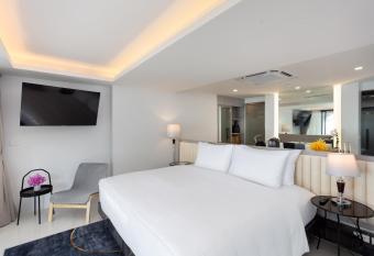 Anona Beachfront Phuket Resort-SHA EXTRA PLUS allows 18 year olds to book a room