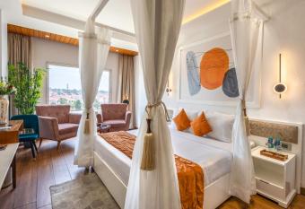 Clarion Hotel Dehradun allows 18 year olds to book a room