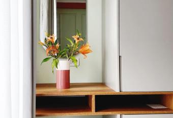 Green Trails - Fully renovated, balcony, mountain view has Balcony rooms