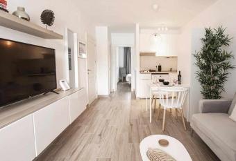 Holyhome premium 104 has Balcony rooms