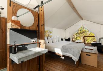 Under Canvas Bryce Canyon allows 18 year olds to book a room